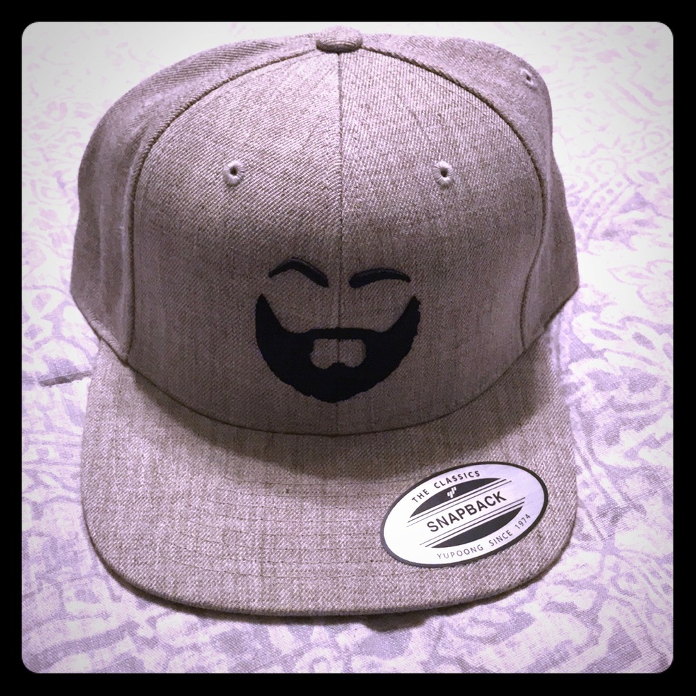 Men’s Flat Bill SnapBack Hat